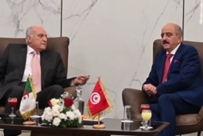 انطلاق أشغال اجتماع لجنة المتابعة الجزائرية – التونسية