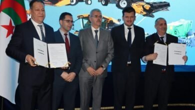 توقيع اتفاقية لاقتناء 331 آلة حصاد و1800 جرار