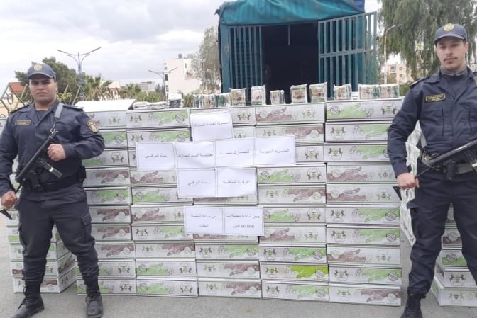 الجمارك: حجز كميات كبيرة من السجائر و “الشمة”