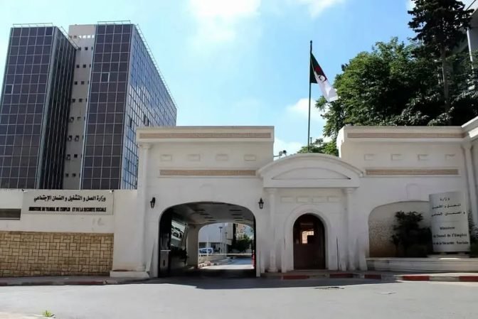 ترخيص خاص لعمال جميع القطاعات للتغيب يوم الانتخابات