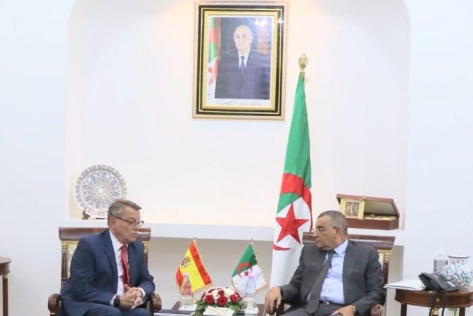 تعزيز التعاون الجزائري الإسباني في مجال المنشآت القاعدية