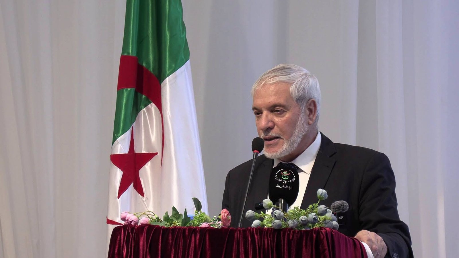 الأمين العام لحركة النهضة يبرز أهمية التكامل بين السلطتين التشريعية والتنفيذية