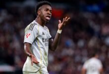 فينيسيوس يبلغ مورينيو بموقفه من ترك ريال مدريد