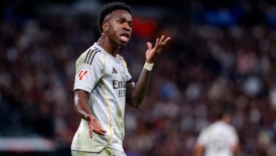 فينيسيوس يبلغ مورينيو بموقفه من ترك ريال مدريد